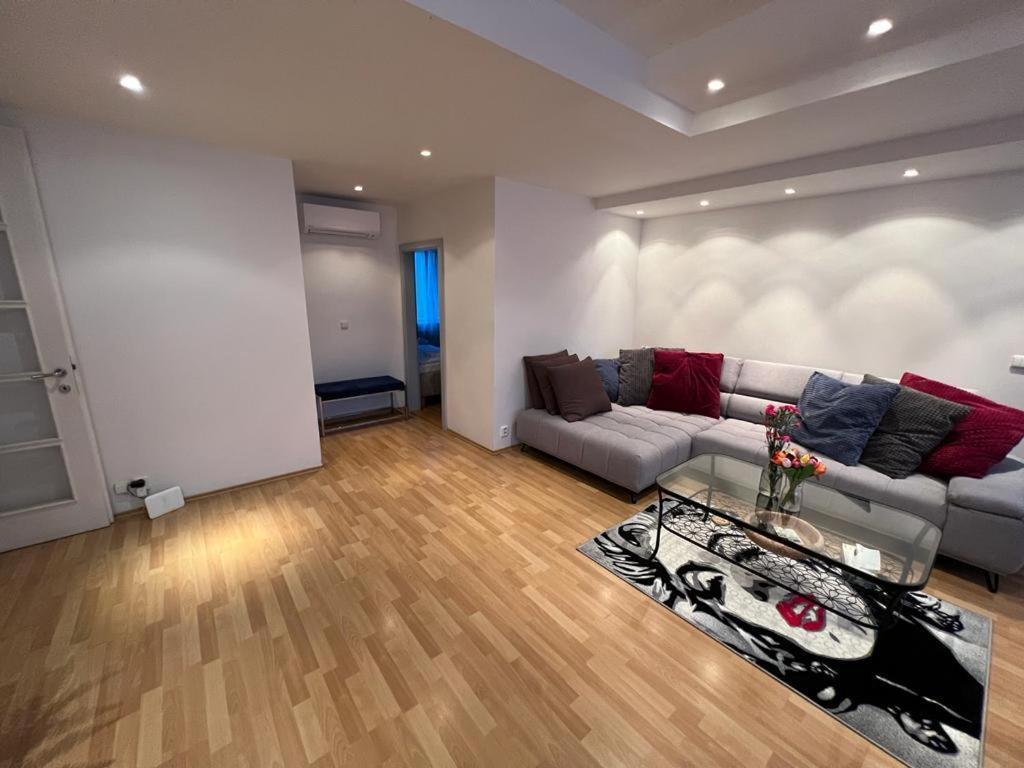 Iren Apartment Bratislava Exterior foto